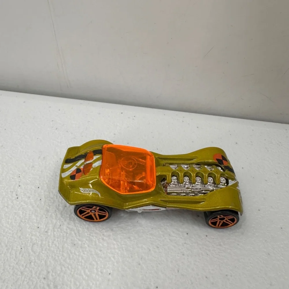 Hot Wheels Die-Cast Toy Car Plane Set Of 4 Road Bandit Turbo Rooster 2018 Car‎